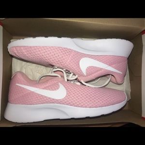 Light Pink Nike “Tanjuns”